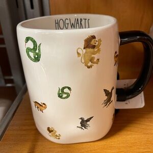 RAE DUNN Harry Potter Hogwarts Animals ❤️💛💙💚 New Version ceramic mug NWT HTF